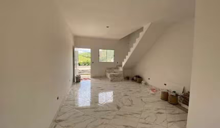 Sobrado novo com quintal, sacada 2 dormitórios à venda, 80 m² por R$ 295.000 - Jardim Santo Antônio da Boa Vista - Jacareí/SP