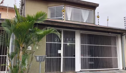 Sobrado com 4 dormitórios à venda, 231 m² por R$ 700.000,00 - Villa Branca - Jacareí/SP
