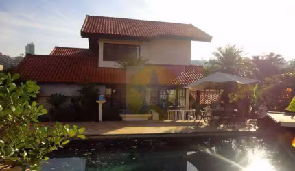 Casa residencial à venda, Vila Thais, Atibaia.