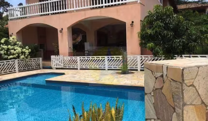 Bela Casa Alto Padrão à Venda em Atibaia SP - Estuda Permuta por Imóveis em Atibaia !!
