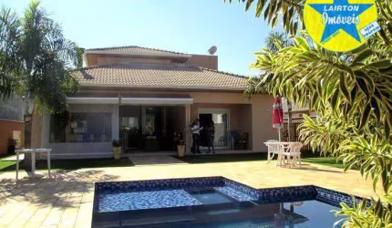 Casa de 3 Dormitórios no Condomínio Residencial Shamballa II - Atibaia/SP: Conforto e Natureza em 225 m²