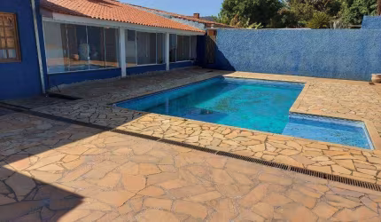 Chácara com 2 Suítes e Área de Lazer Completa em Condomínio Fechado, Rio Abaixo, Atibaia/SP