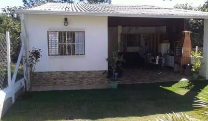 Casa à Venda em Bom Jesus dos Perdões - Bem localizada, fácil acesso.