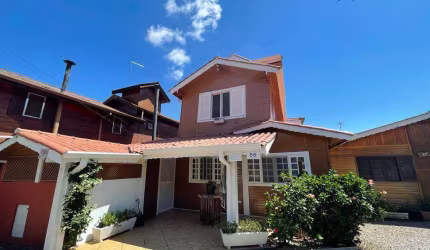 Chalé com 4 dormitórios à venda por R$ 520.000 - Caetetuba - Atibaia/SP