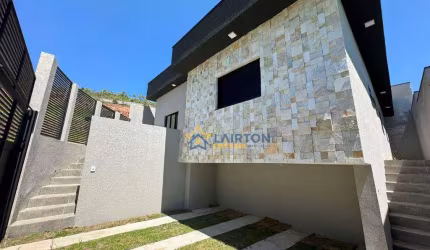 Casa Encantadora de 3 Dormitórios com Piscina no Centro de Bom Jesus dos Perdões - 93m²