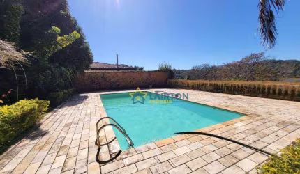 Chácara com Piscina, Salão de Jogo, Salão de Festa e 5 Dormitórios (1 Suíte)