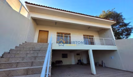 ?? Casa Ampla e Aconchegante à Venda – Excelente Localização em Atibaia!