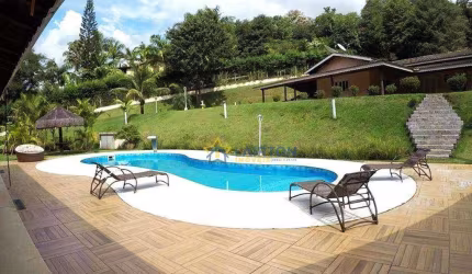 Casa de Alto Padrão à Venda em Condomínio Fechado – 6.000m² de terreno