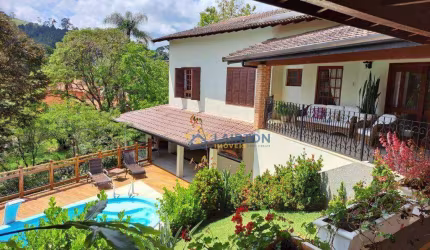 Casa Estilo Chácara em Condomínio Fechado – Vista Incrível e Muito Espaço!