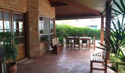 Casa com 2 suites para alugar, 210 m² por R$ 5.843/mês - Condomínio Vivendas do Lago - Sorocaba/SP