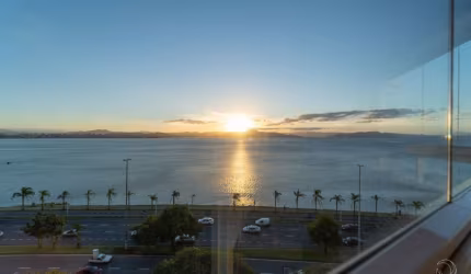 Apartamento alto padrão, 3 quartos na Beira Mar, Florianópolis.