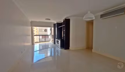Apartamento com 143,27m² de 4 quartos sendo 1 suíte no Centro