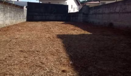 Seu Espaço dos Sonhos Aguarda por Você: Terreno Plano de 626m²