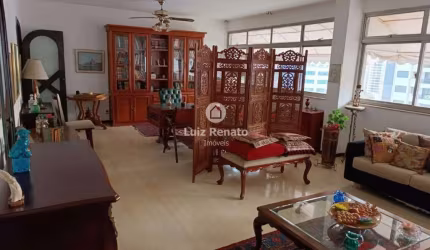 Amplo apartamento com ótima localizaçâo na Savassi.