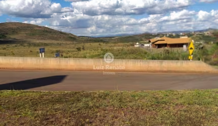 Lote de 663,34m² Ville de Lacs de frente para a BR040
