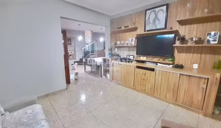 Apartamento á venda no bairro Floresta