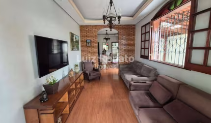 Casa á venda no bairro Nova Vista