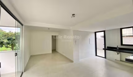 Apartamento á venda no bairro Sagrada Família