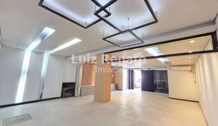 Imóvel Comercial Premium para Locação - Localização Estratégica no Barreiro
