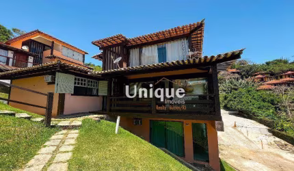 Casa em condomínio a 200m da praia de João Fernandes!