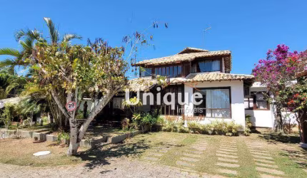 Casa com 4 quartos, Centro de Búzios a venda