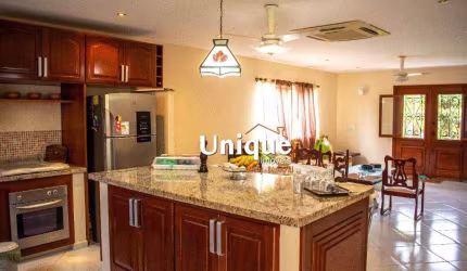 Casa com 3 dormitórios à venda, 177 m² por R$ 850.000,00 - Rasa - Armação dos Búzios/RJ