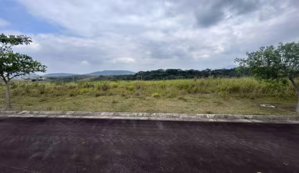Lote à venda em Condomínio, 404,34m² , plano em Nova Guarapari, Guarapari-ES