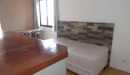 Apartamento de 34m² com um dormitório, uma vaga e sacada, otima localização em Mirandópolis, distri