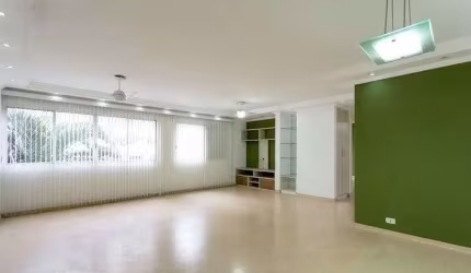 Apartamento reformado com 105m² com 2 suítes 1 vaga na Vila Olímpia próximo à Bandeirantes- São Pau