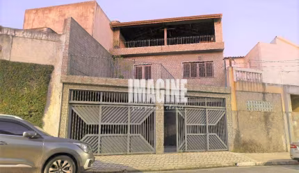 Sobrado na Vila Formosa com 3 Suítes, 2 Vagas, 151m²