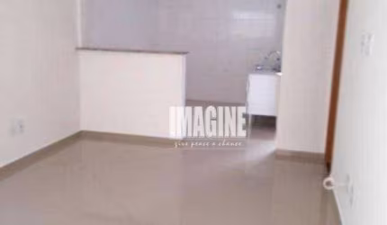 Sobrado em Condomínio Fechado na Penha com 2 Suítes, 2 Vagas, 55m²