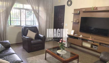 Sobrado na Vila Matilde com 3 Dormitórios, 2 Vagas, 200m²