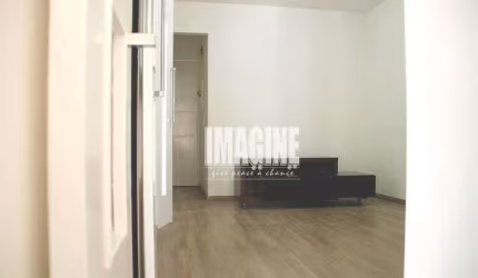 Apartamento com 3 Dormitórios, 1 Vaga, 45m²