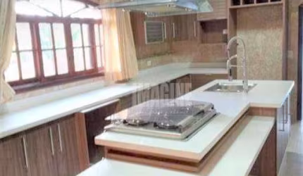 Sobrado na Penha com 5 Dorms sendo 3 Suítes, 8 Vagas, 449m²