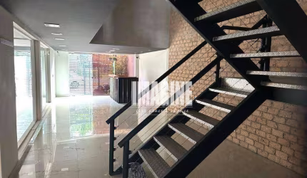 Sobrado Comercial na Água Rasa com 10 Salas, 6 Vagas, 600m²