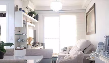 Apto no Tatuapé com 2 Dorms, 2 Vagas, 50m²