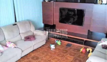 Sobrado na Vila Prudente com 4 Dorms sendo 1 Suíte, 3 Vagas, 740m²