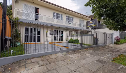 Ponto comercial para alugar na Rua Estados Unidos, 337, Bacacheri, Curitiba por R$ 2.300