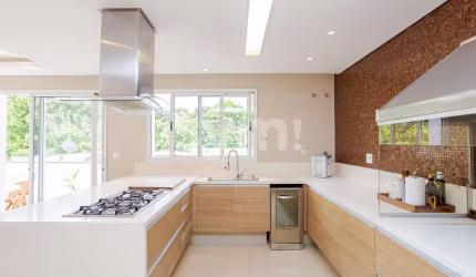 Casa em condomínio fechado com 3 quartos à venda na Rua Doutor Lubumir Viergbiski, 220, Campo Comprido, Curitiba por R$ 2.300.000