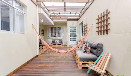 Casa com 4 quartos à venda na Rua Marquês do Paraná, 581, Água Verde, Curitiba por R$ 1.990.000