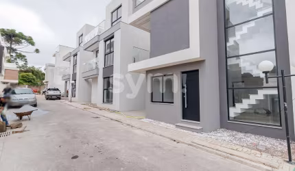 Casa em condomínio fechado com 3 quartos à venda na Rua Jaboticabas, 78, Uberaba, Curitiba por R$ 750.000