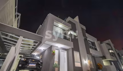 Casa em condomínio fechado com 3 quartos para alugar na Rua Tenente Tito Teixeira de Castro, 2291, Boqueirão, Curitiba por R$ 7.200