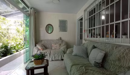 Casa com 2 dormitórios à venda, 134 m² por R$ 770.000,00 - Aviação - Praia Grande/SP