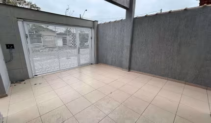 Sobrado individual á venda no Tude Bastos