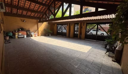 Casa com 3 quartos  à venda, 300 m² por R$ 1.260.000 - Aviação - Praia Grande/SP