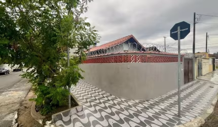 Casa de esquina à venda no Maracanã