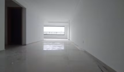 Apartamento à venda no Canto do Forte em Praia Grande - SP