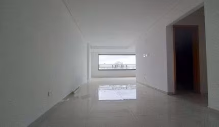 Apartamento à venda no Canto do Forte em Praia Grande - SP