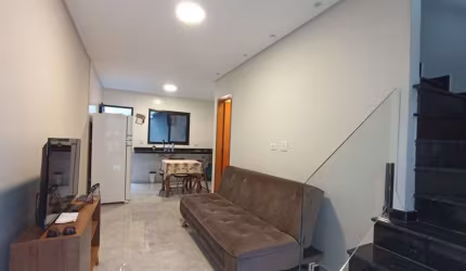 Sobrado com 2 dormitórios para alugar, 58 m²  - Vila Guilhermina - Praia Grande/SP