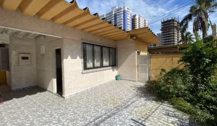 Casa com 2 dormitórios para alugar, 64 m² por R$ 2.500,02/mês - Vila Guilhermina - Praia Grande/SP